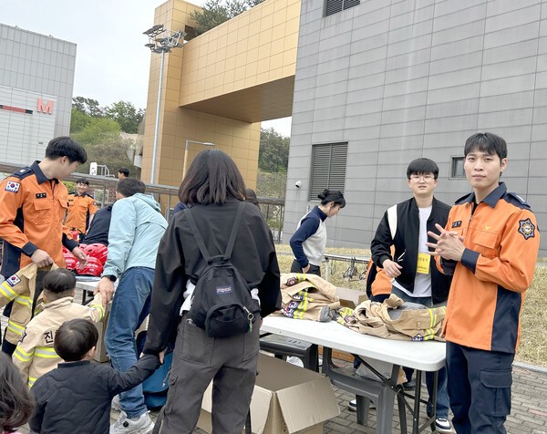 관련 사진