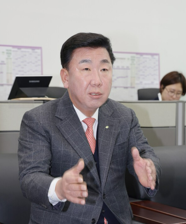 이범석 <b>청주</b>시장 "<b>한화</b>이글스, <b>청주경기</b> 배정해야" 촉구…난색 표하는 ...