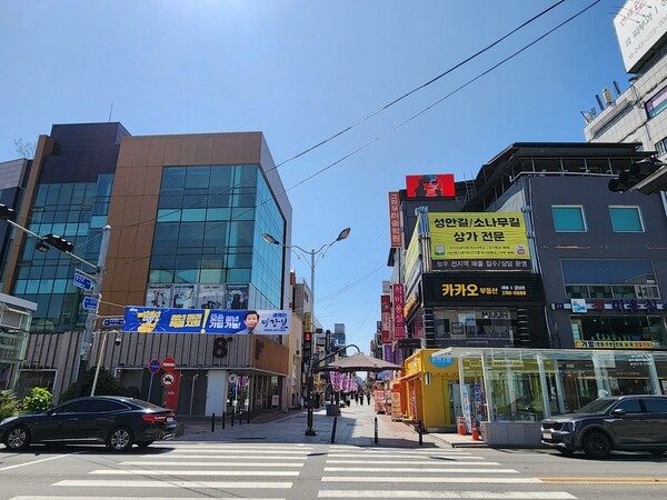 성안길 부활 히든카드 메가스카이, 출발부터 시끌하다 대표 이미지