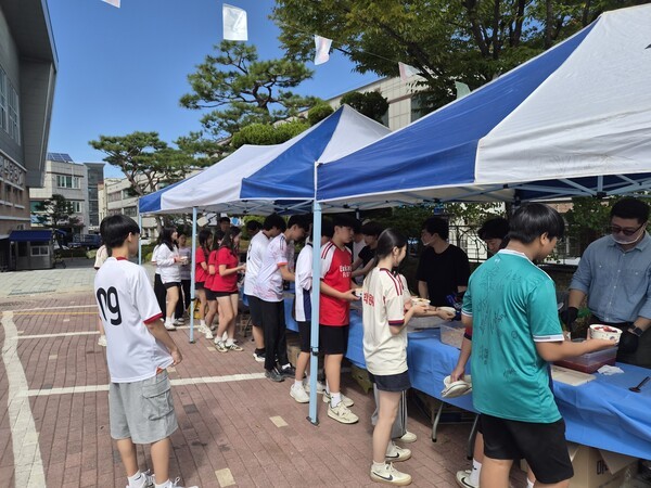 경덕중 체육대회 '팥빙수 부스' 현장 모습